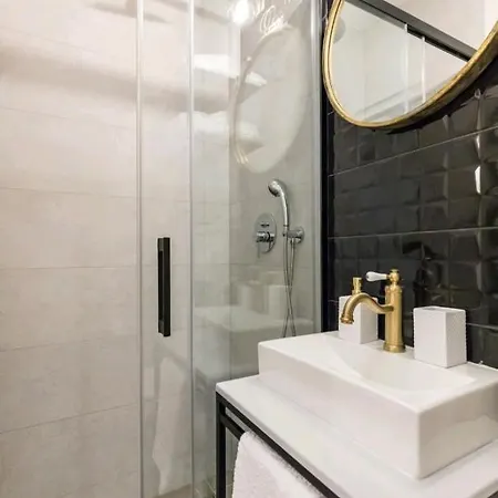 Old Town Vibes For 2, Luxury With Sea View *