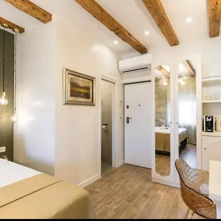 아파트 Old Town Vibes For 2, Luxury With Sea View 스플리트