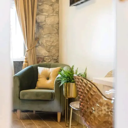 Old Town Vibes For 2, Luxury With Sea View