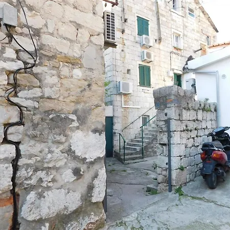 Old Town Vibes For 2, Luxury With Sea View Apartment Split