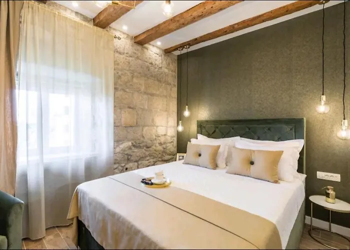 Apartment Old Town Vibes For 2, Luxury With Sea View Split