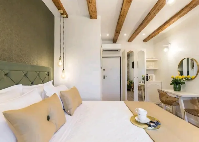 Old Town Vibes For 2, Luxury With Sea View * Split