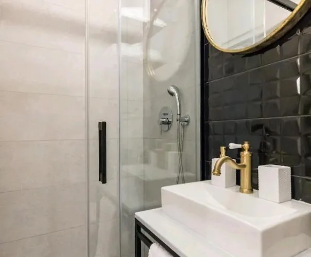 Old Town Vibes For 2, Luxury With Sea View *