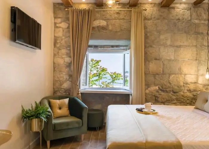 Old Town Vibes For 2, Luxury With Sea View Apartment