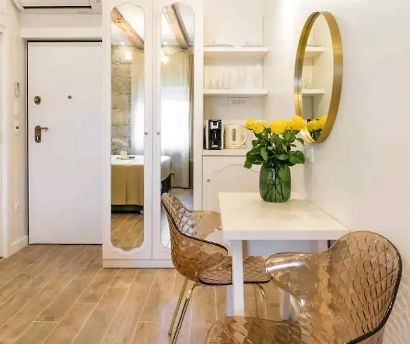 Old Town Vibes For 2, Luxury With Sea View *