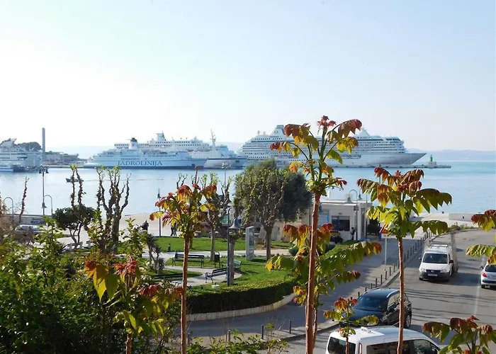 Apartment Old Town Vibes For 2, Luxury With Sea View