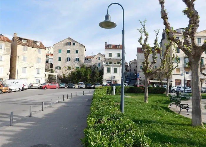 Old Town Vibes For 2, Luxury With Sea View Apartment Split